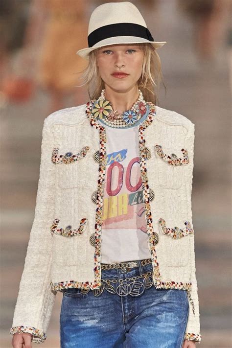 giacca chanel figurino moda.jpg